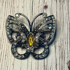 Elegant Silver & Yellow Stone Butterfly Brooch – Vintage-Inspired Pin